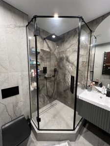 Дизайн, изготовление и монтаж стеклянных душевых в Тольятти от Дизайн Стекло