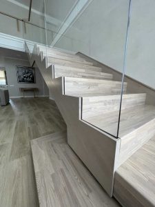 Спроектируем и установим стеклянное ограждение по вашему проекту