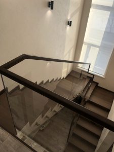 Стеклянное ограждение, лестничное ограждение на точках Тольятти Дизайн Стекло