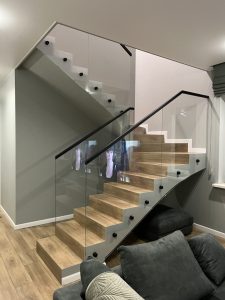 Ограждения для лестниц из стекла, производство, монтаж | ДизайнСтекло