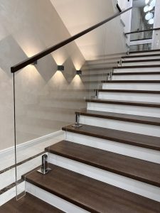 Стеклянное ограждение, лестничное ограждение на стойках Тольятти Дизайн Стекло