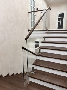 Стеклянное ограждение, лестничное ограждение на стойках Тольятти Дизайн Стекло