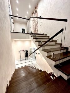 Стеклянное ограждение, лестничное ограждение на стойках Тольятти Дизайн Стекло