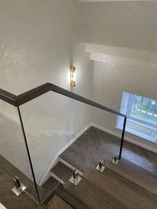 Стеклянное ограждение, лестничное ограждение на стойках Тольятти Дизайн Стекло