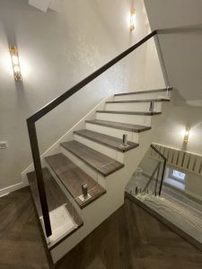 Стеклянное ограждение, лестничное ограждение на стойках Тольятти Дизайн Стекло