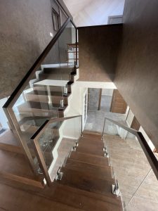 Стеклянное ограждение, лестничное ограждение на стойках Тольятти Дизайн Стекло