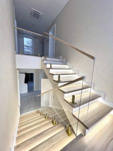 Стеклянное ограждение, лестничное ограждение на стойках Тольятти Дизайн Стекло