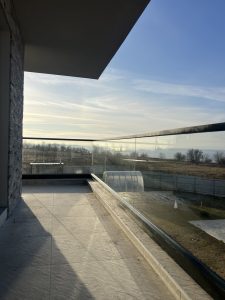 Установка балконного ограждения в Тольятти Дизайн Стекло