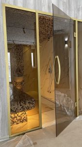 Установка стеклянного ограждения для бани и сауны в Тольятти Дизайн Стекло
