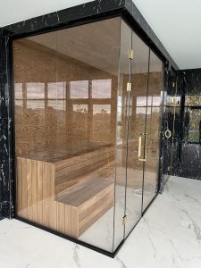 Установка стеклянного ограждения для бани и сауны в Тольятти Дизайн Стекло