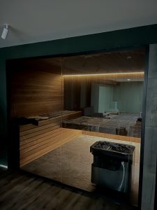 Установка стеклянного ограждения для бани и сауны в Тольятти Дизайн Стекло