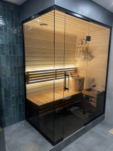 Установка стеклянного ограждения для бани и сауны в Тольятти Дизайн Стекло