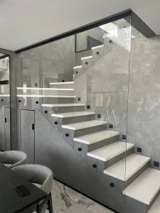 Стеклянное ограждение, лестничное ограждение на точках Тольятти Дизайн Стекло