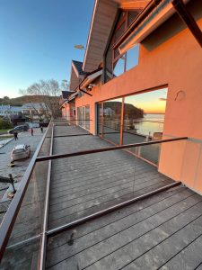 Установка балконного ограждения в Тольятти Дизайн Стекло