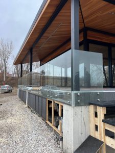 Установка балконного ограждения в Тольятти Дизайн Стекло