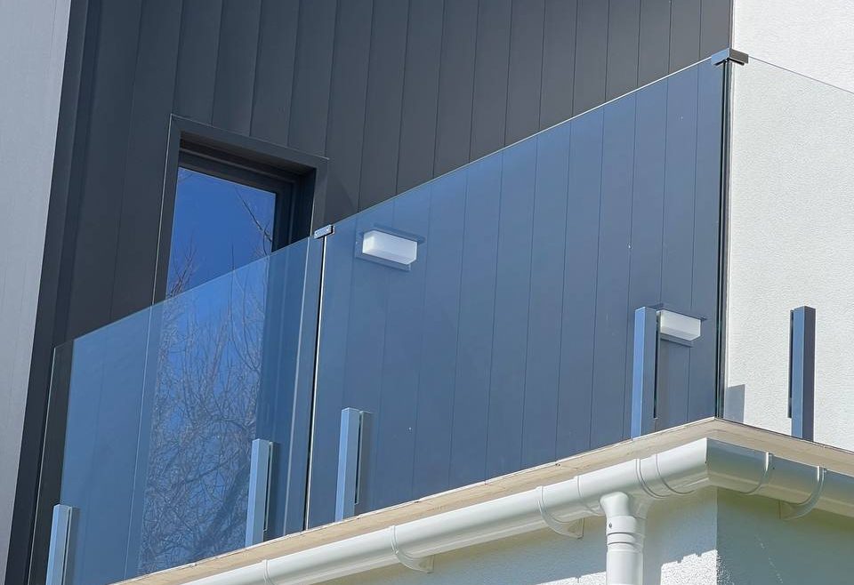 Стеклянные ограждения для балконов и лоджий