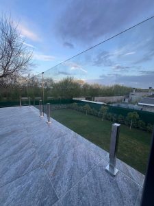 Установка балконного ограждения в Тольятти Дизайн Стекло