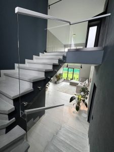 Стеклянное ограждение, лестничное ограждение на точках Тольятти Дизайн Стекло