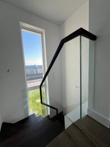 Стеклянное ограждение, лестничное ограждение на точках Тольятти Дизайн Стекло