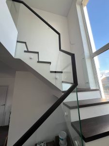 Стеклянное ограждение, лестничное ограждение на точках Тольятти Дизайн Стекло