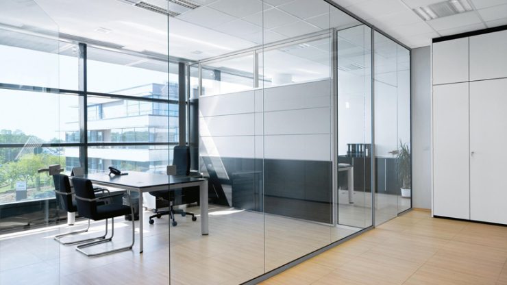 Как стеклянные конструкции влияют на освещение