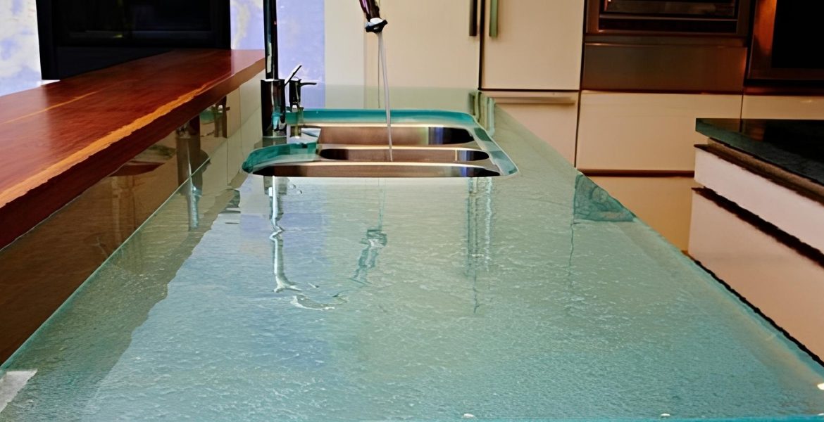 Стеклянные столешницы для кухни, плюсы, минусы.