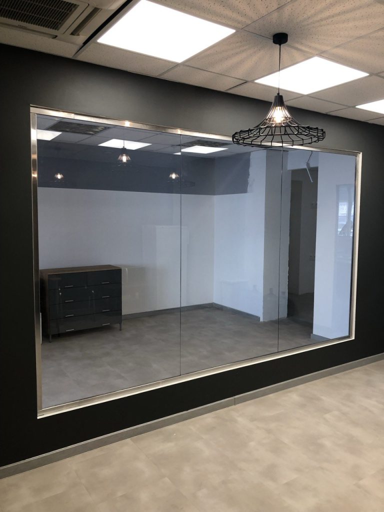 Установка и монтаж стеклянных офисных перегородок Тольятти Дизайн Стекло