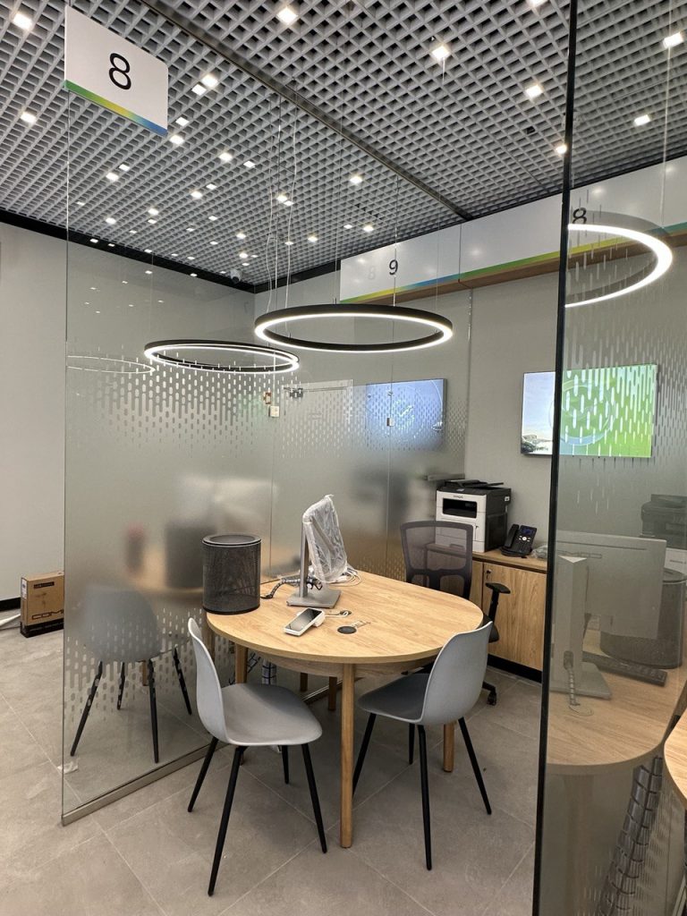 Установка и монтаж стеклянных офисных перегородок Тольятти Самара Сызрань Дизайн Стекло